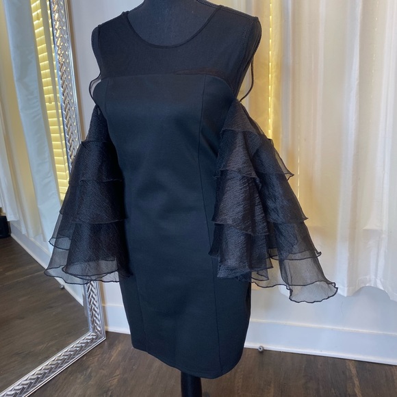 Black dress with angel arms - Picture 2 of 3